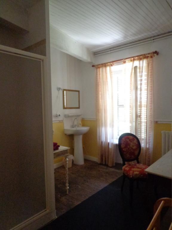 לינה וארוחת בוקר Veyras Maison Forestiere חדר תמונה